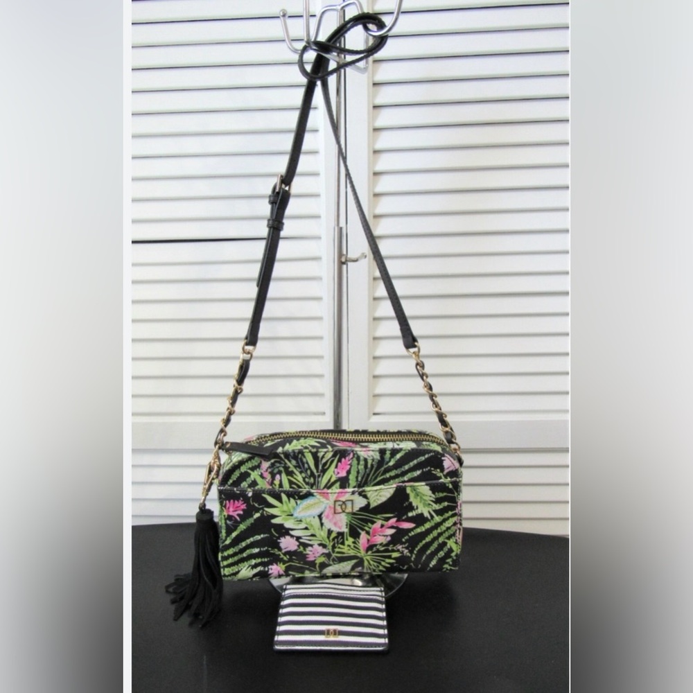 NWOT Dena Tropical Floral Patterned Crossbody Bag